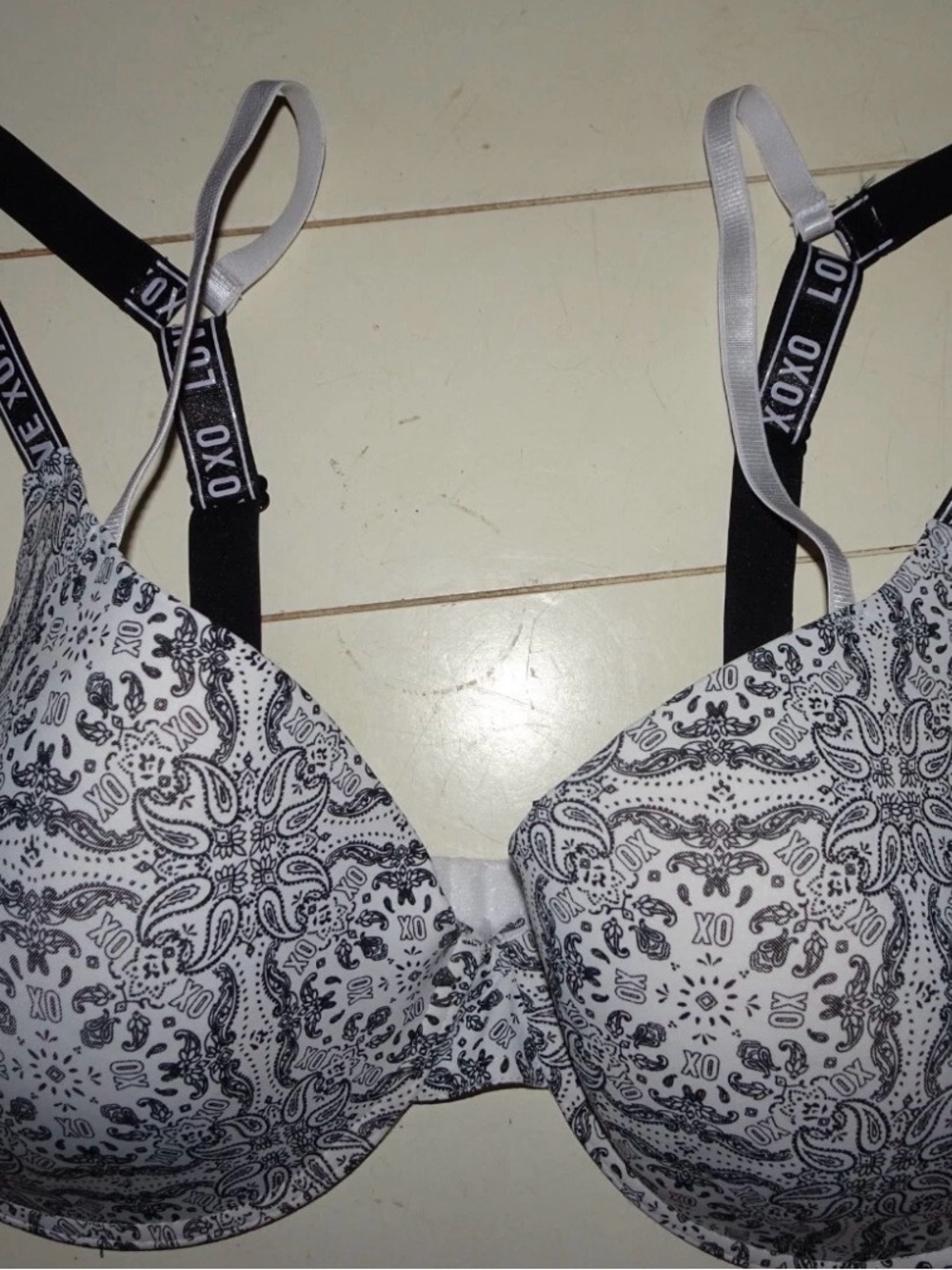 XOXO White and Black Paisley Print T-Shirt Bra